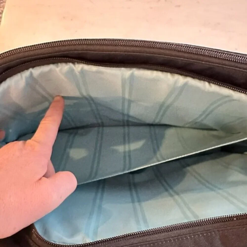 Tumi Black Nylon Slim Laptop Leather Trim Top Handle Commuter Travel‎ Business